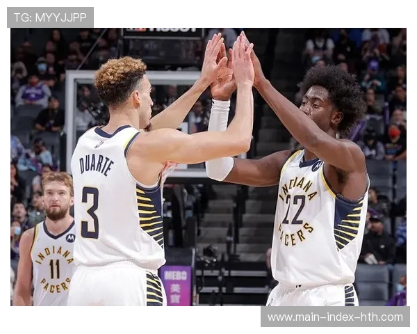 爵士主场举办社区篮球课堂，努尔基奇指导青少年内线技巧